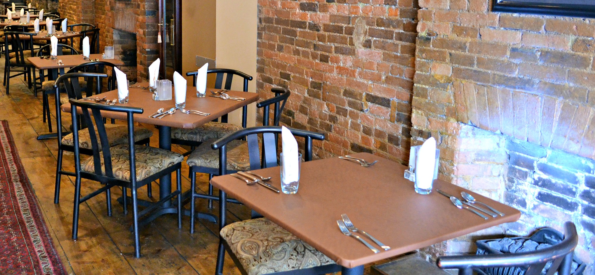 Village Square Restaurant V2 Bar Winchester Va 1